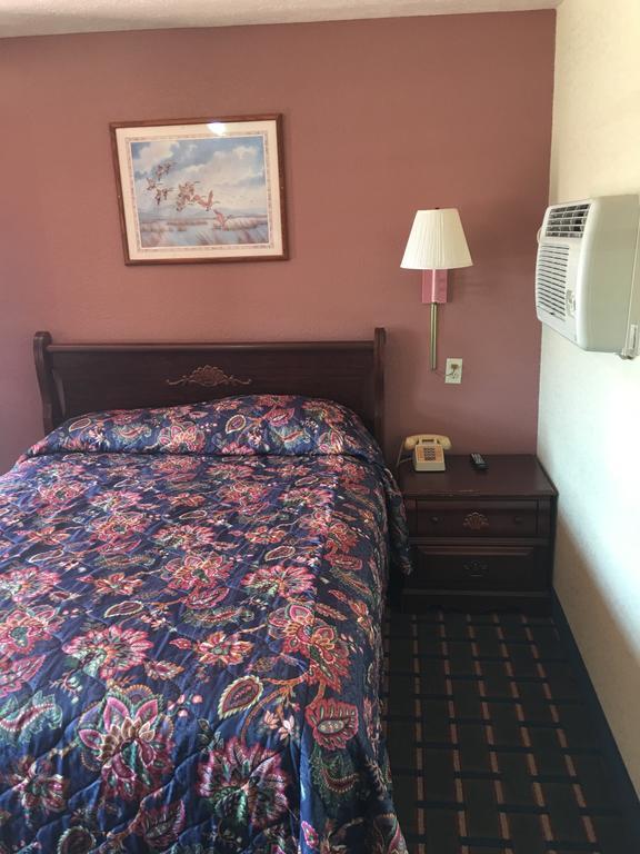 Best Value Inn Motel Sandusky มาเรียนนา ภายนอก รูปภาพ