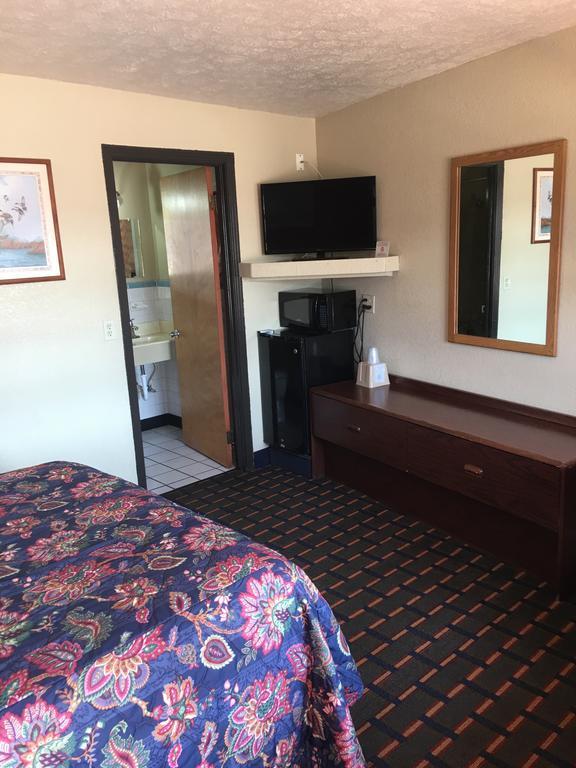 Best Value Inn Motel Sandusky มาเรียนนา ภายนอก รูปภาพ