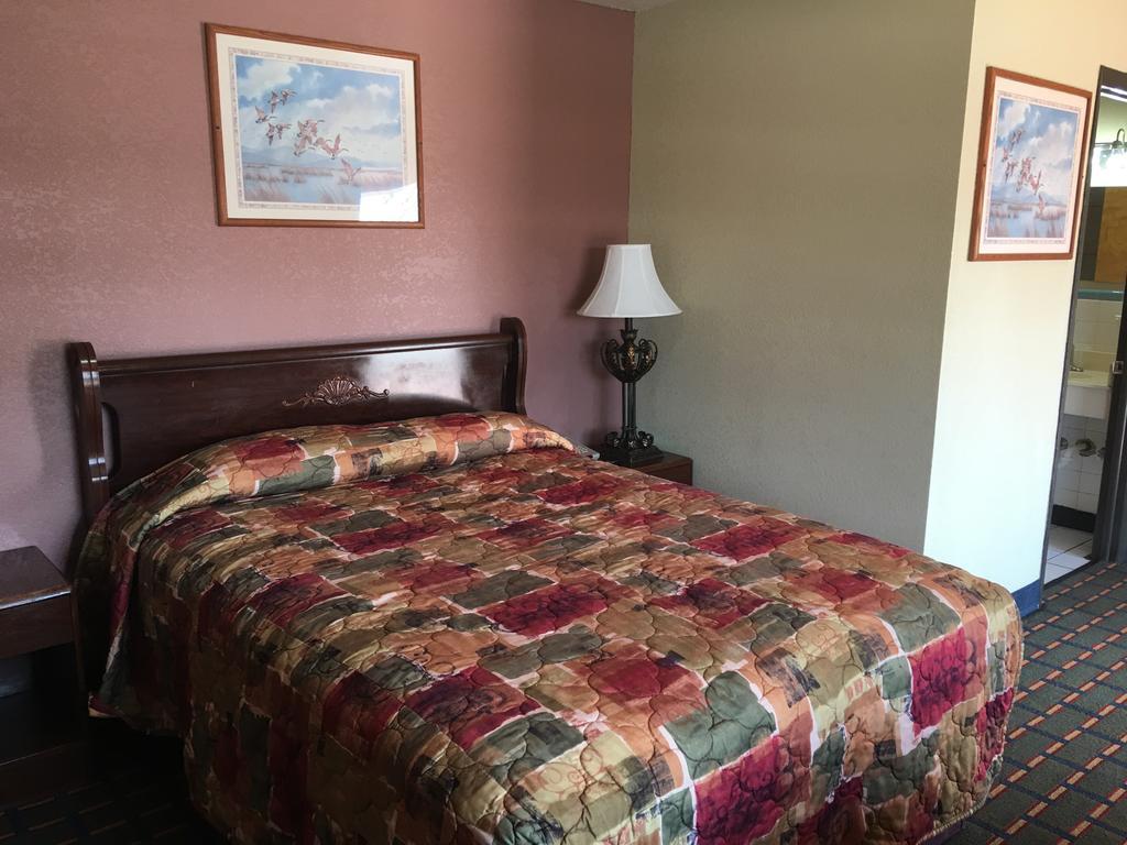 Best Value Inn Motel Sandusky มาเรียนนา ภายนอก รูปภาพ