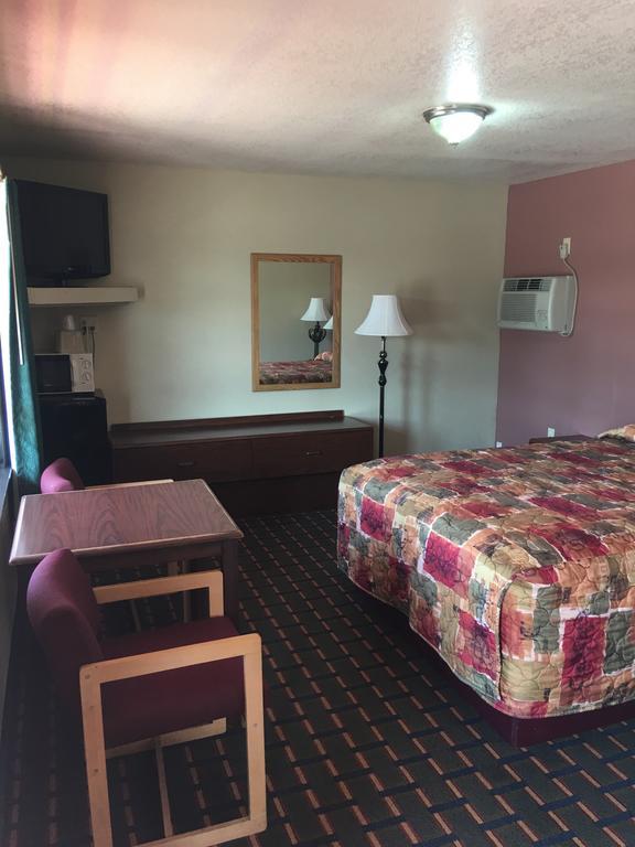 Best Value Inn Motel Sandusky มาเรียนนา ภายนอก รูปภาพ