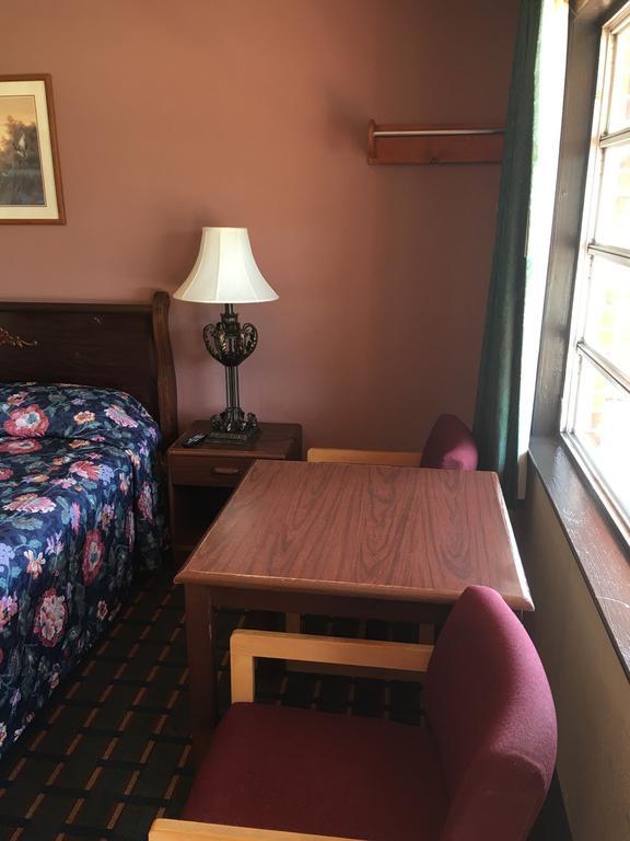 Best Value Inn Motel Sandusky มาเรียนนา ภายนอก รูปภาพ