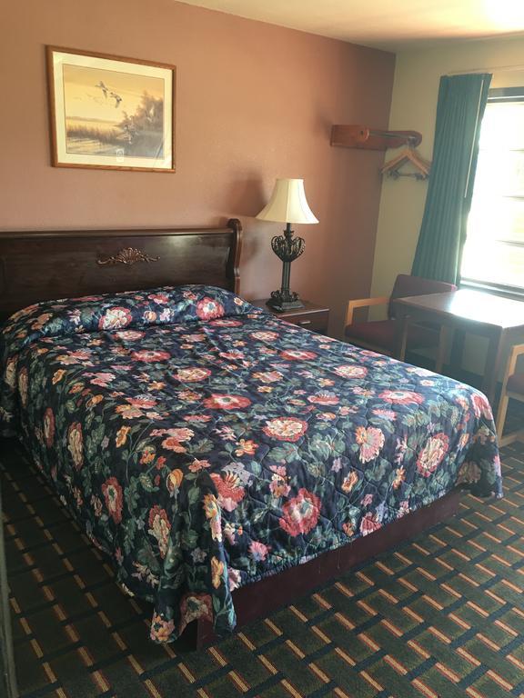 Best Value Inn Motel Sandusky มาเรียนนา ภายนอก รูปภาพ