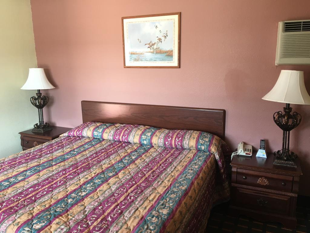 Best Value Inn Motel Sandusky มาเรียนนา ภายนอก รูปภาพ