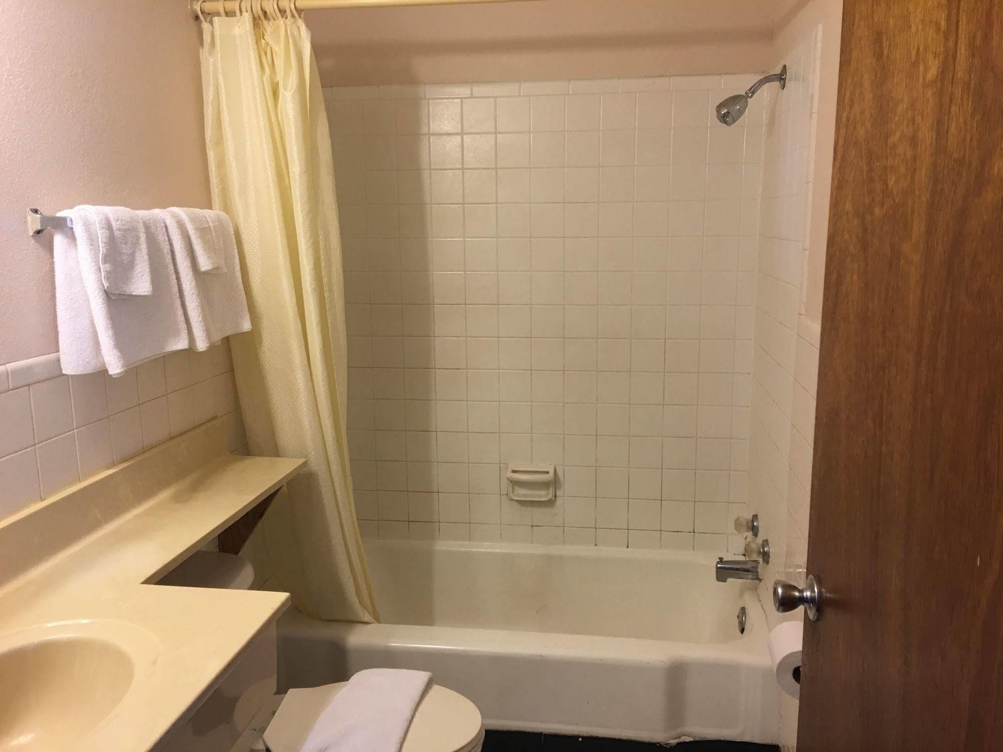 Best Value Inn Motel Sandusky มาเรียนนา ภายนอก รูปภาพ