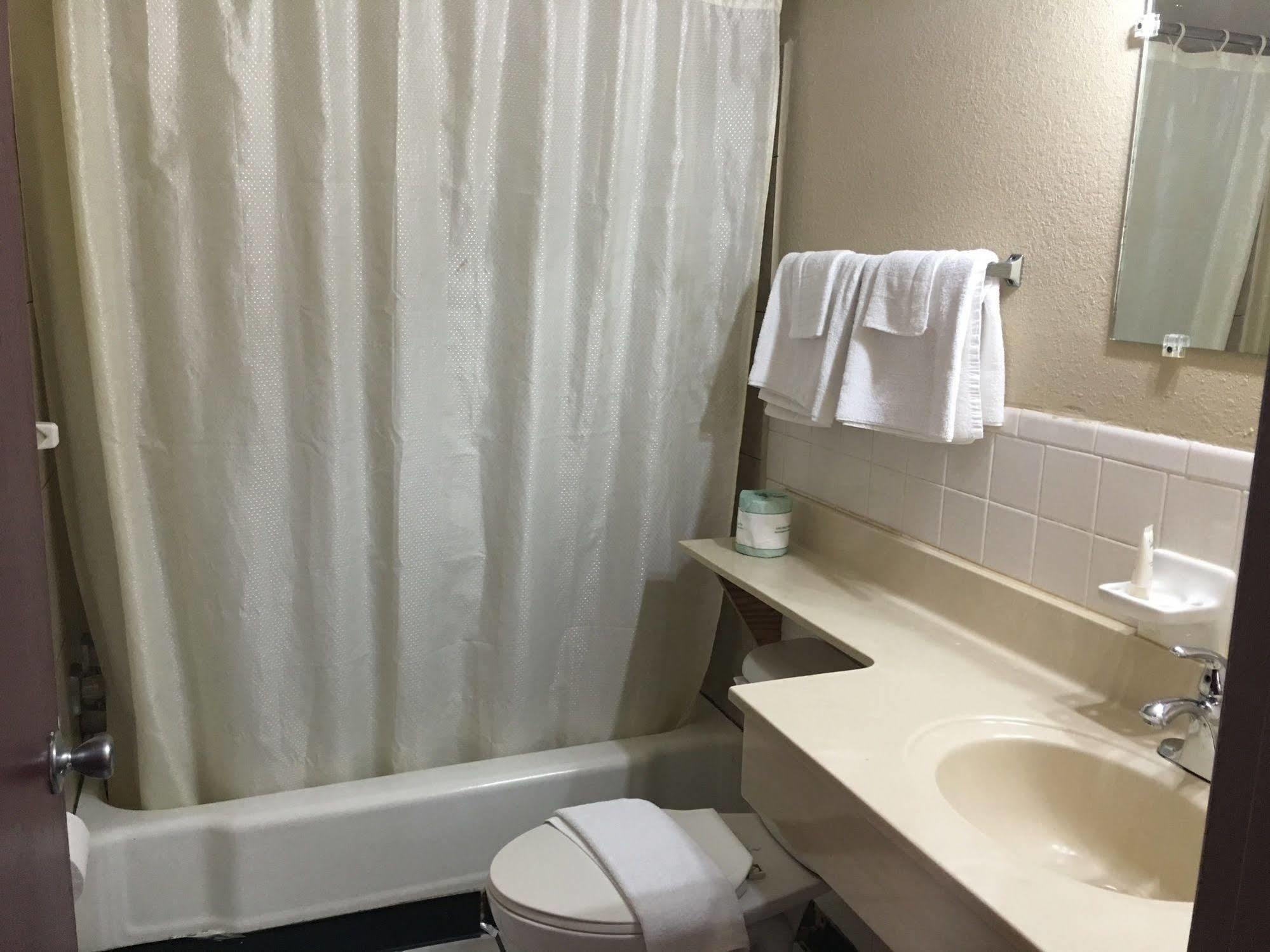 Best Value Inn Motel Sandusky มาเรียนนา ภายนอก รูปภาพ
